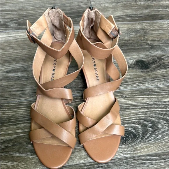 Lucky Brand Women's Tan Sandals - Picture 2 of 6